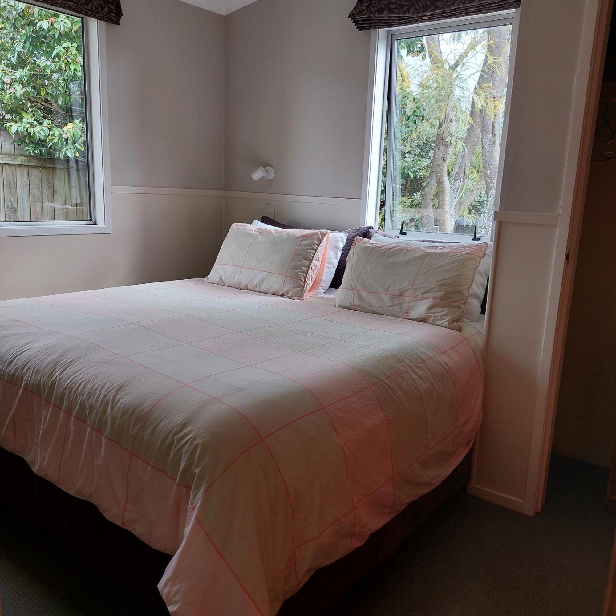 Bed And Breakfast Happy Home Taupo Accommodation 외부 사진