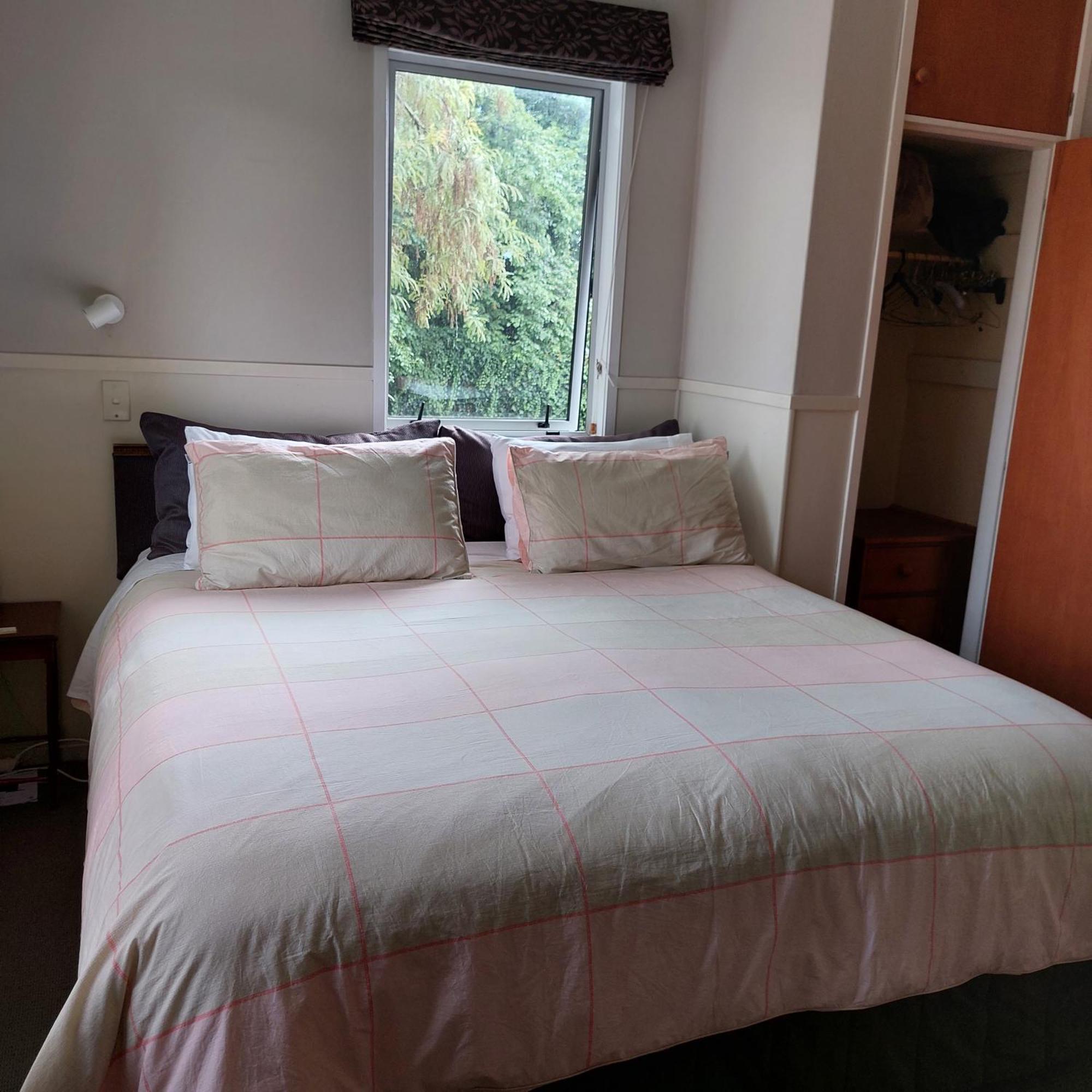 Bed And Breakfast Happy Home Taupo Accommodation 외부 사진